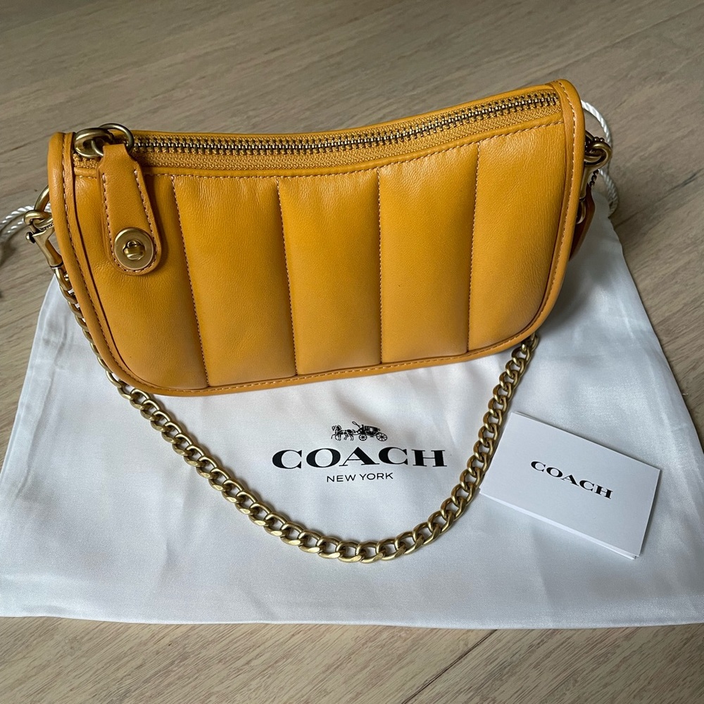 Coach Quilted Swinger 20 - Yellow
